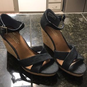 Like new black Toms Sienna ankle strap wedge